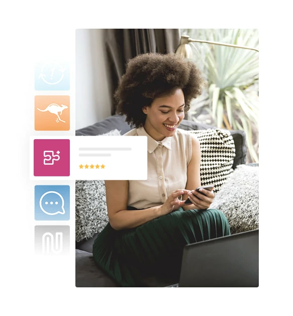 Mulher sorri enquanto olha para a tela do celular. Ao lado dela, uma arte mostra ícones dos aplicativos disponíveis para lojas Nuvemshop